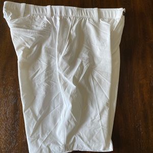 Under Armour Golf Shorts Size 40 White NEW